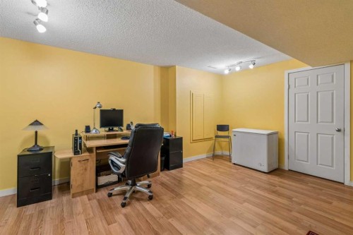 16 Cranberry Green Se, Calgary, AB - Indoor Photo Showing Office
