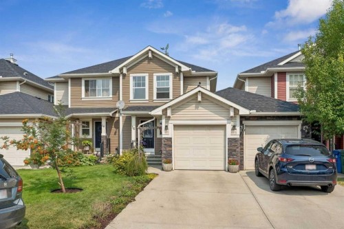 16 Cranberry Green Se, Calgary, AB - Outdoor With Facade