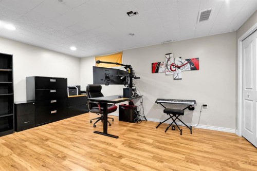 238 Covepark Way Ne, Calgary, AB - Indoor Photo Showing Office
