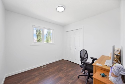 38 Balsam Crescent, Olds, AB - Indoor Photo Showing Office