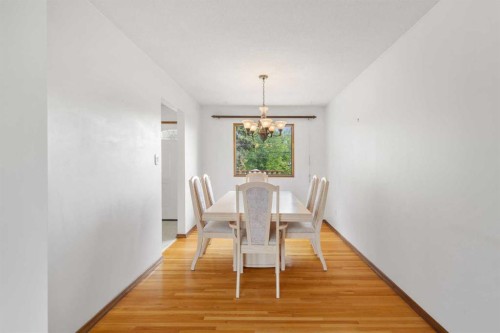 6008 Dalgetty Drive Nw, Calgary, AB - Indoor Photo Showing Dining Room