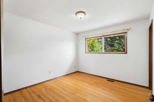 6008 Dalgetty Drive Nw, Calgary, AB - Indoor Photo Showing Other Room