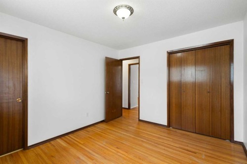 6008 Dalgetty Drive Nw, Calgary, AB - Indoor Photo Showing Other Room