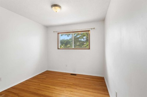 6008 Dalgetty Drive Nw, Calgary, AB - Indoor Photo Showing Other Room