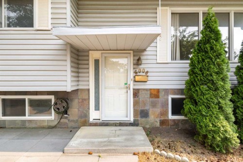 6008 Dalgetty Drive Nw, Calgary, AB - Outdoor With Exterior