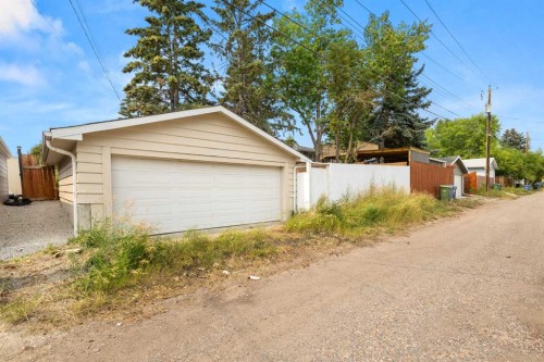 6008 Dalgetty Drive Nw, Calgary, AB - Outdoor
