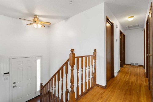 6008 Dalgetty Drive Nw, Calgary, AB - Indoor Photo Showing Other Room