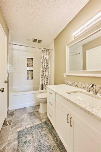 193 Patina Park Sw, Calgary, AB - Indoor Photo Showing Bathroom