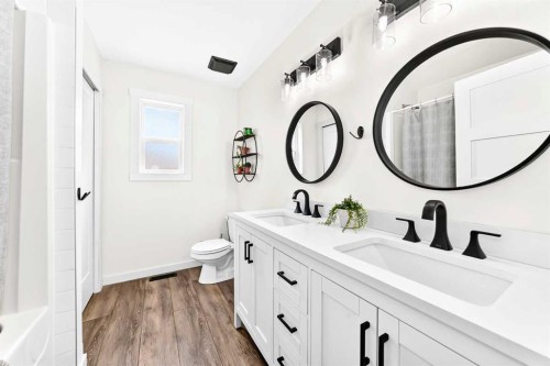 29 Sierra Road, Olds, AB - Indoor Photo Showing Bathroom