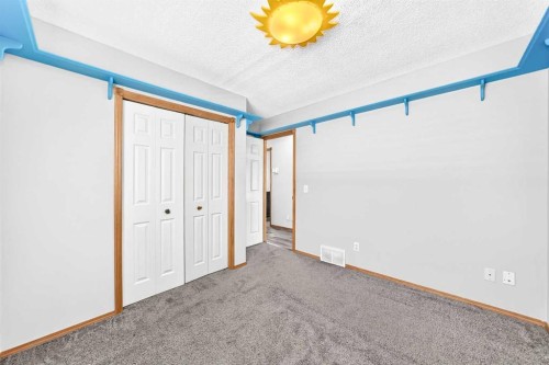 87 Tarington Road Ne, Calgary, AB - Indoor Photo Showing Other Room