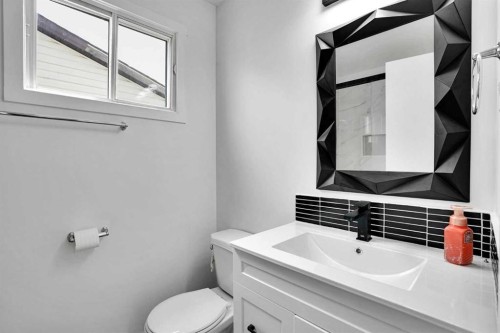 55 Falton Close Ne, Calgary, AB - Indoor Photo Showing Bathroom