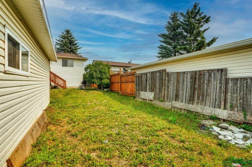 55 Falton Close Ne, Calgary, AB - Outdoor