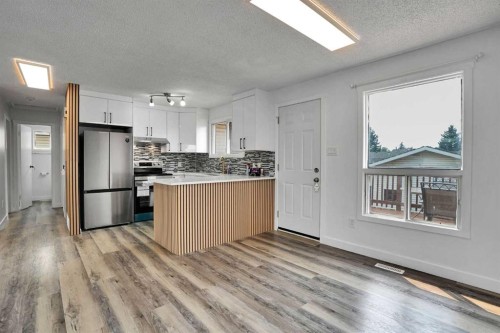 55 Falton Close Ne, Calgary, AB - Indoor Photo Showing Kitchen