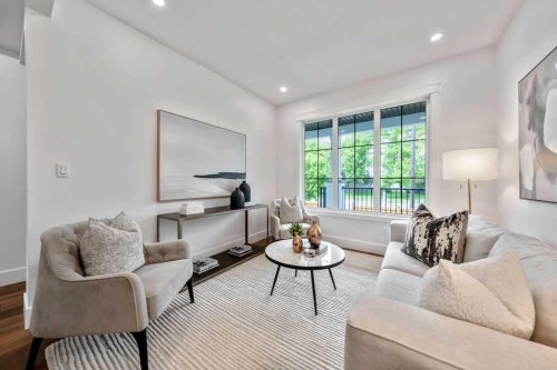 45 25 Avenue Sw, Calgary, AB - Indoor Photo Showing Living Room