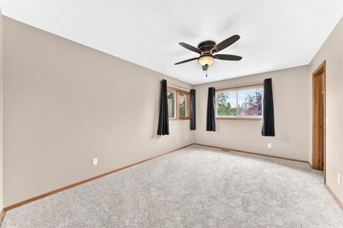 434 Millrise Drive Sw, Calgary, AB - Indoor Photo Showing Other Room