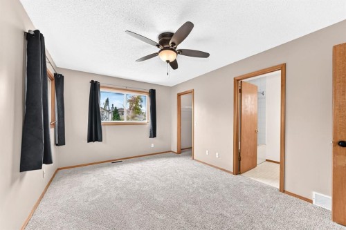 434 Millrise Drive Sw, Calgary, AB - Indoor Photo Showing Other Room