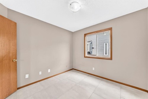 434 Millrise Drive Sw, Calgary, AB - Indoor Photo Showing Other Room