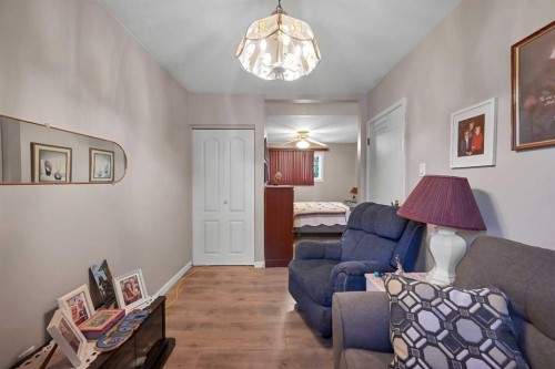 435 88 Avenue Se, Calgary, AB - Indoor