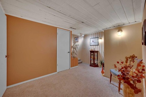 435 88 Avenue Se, Calgary, AB - Indoor Photo Showing Other Room
