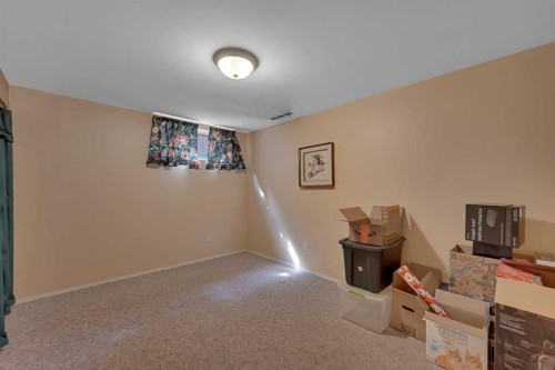435 88 Avenue Se, Calgary, AB - Indoor Photo Showing Other Room