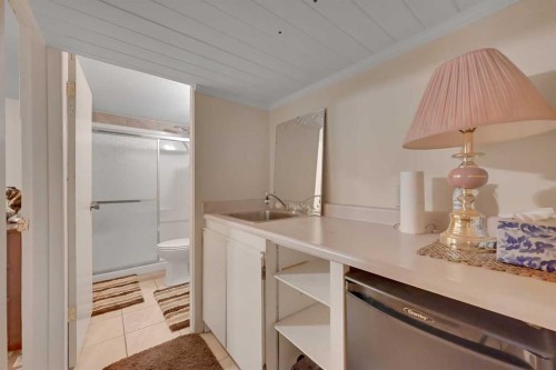 435 88 Avenue Se, Calgary, AB - Indoor