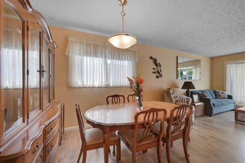 435 88 Avenue Se, Calgary, AB - Indoor Photo Showing Dining Room