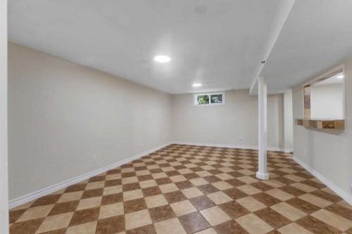 112 Penmeadows Close Se, Calgary, AB - Indoor
