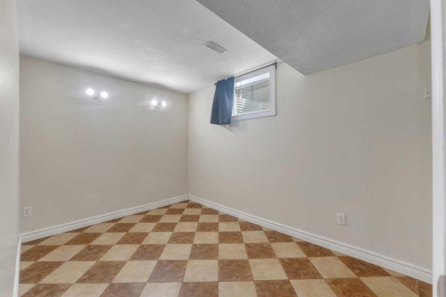 112 Penmeadows Close Se, Calgary, AB - Indoor Photo Showing Other Room