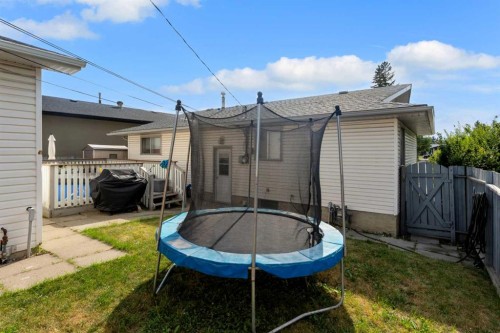 112 Penmeadows Close Se, Calgary, AB - Outdoor With Exterior