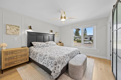 67 Hollyburn Road Sw, Calgary, AB - Indoor Photo Showing Bedroom