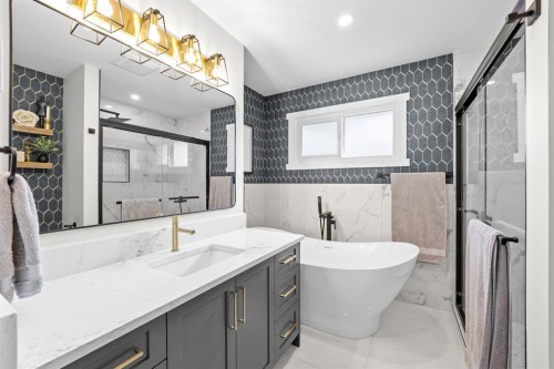 67 Hollyburn Road Sw, Calgary, AB - Indoor Photo Showing Bathroom