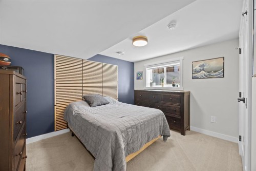 67 Hollyburn Road Sw, Calgary, AB - Indoor Photo Showing Bedroom