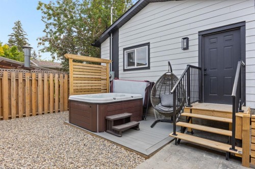 67 Hollyburn Road Sw, Calgary, AB - Outdoor With Exterior
