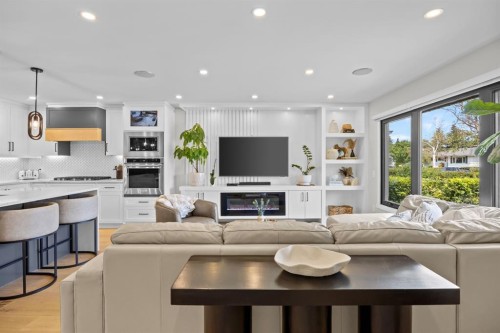 67 Hollyburn Road Sw, Calgary, AB - Indoor
