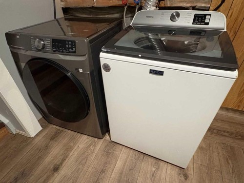 363 Falton Drive Ne, Calgary, AB - Indoor Photo Showing Laundry Room