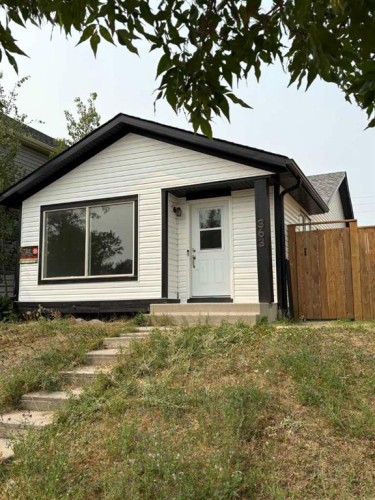 363 Falton Drive Ne, Calgary, AB - Outdoor