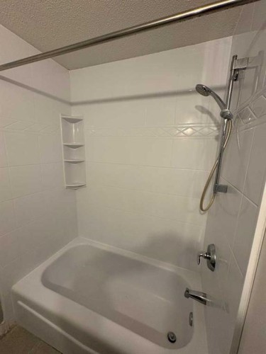 363 Falton Drive Ne, Calgary, AB - Indoor Photo Showing Bathroom