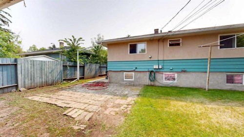 708 55 Avenue Sw, Calgary, AB - Outdoor With Exterior
