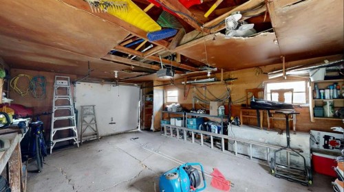 708 55 Avenue Sw, Calgary, AB - Indoor