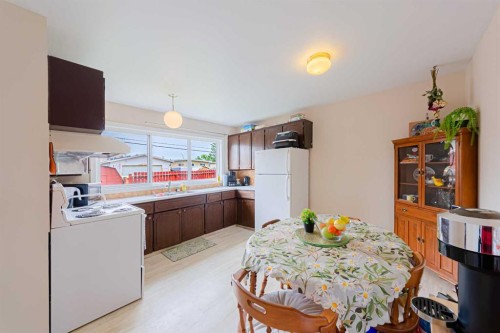 5412 14 Avenue Se, Calgary, AB - Indoor