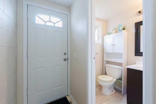 5412 14 Avenue Se, Calgary, AB - Indoor