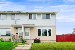 5412 14 Avenue SE Calgary, AB T2A 0L3