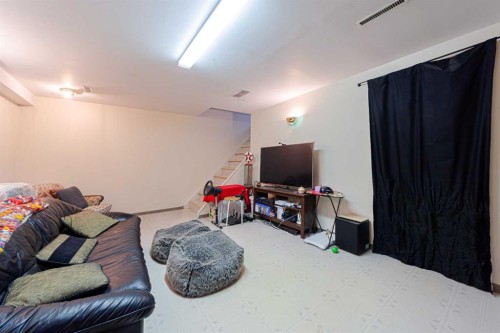 5412 14 Avenue Se, Calgary, AB - Indoor