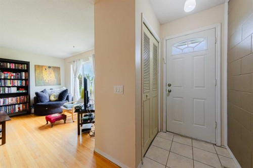 5412 14 Avenue Se, Calgary, AB - Indoor Photo Showing Other Room