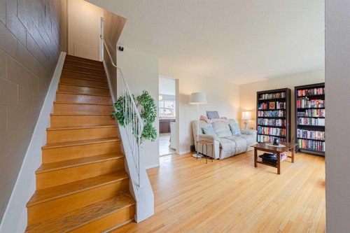5412 14 Avenue Se, Calgary, AB - Indoor