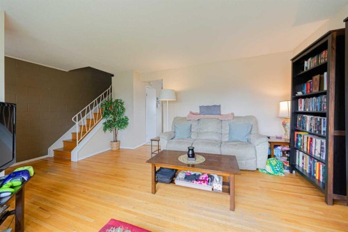 5412 14 Avenue Se, Calgary, AB - Indoor Photo Showing Living Room