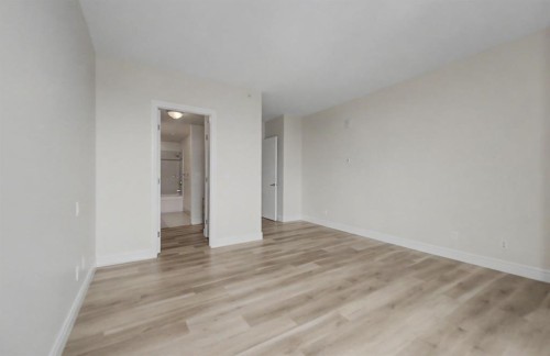 1900-817 15 Avenue Sw, Calgary, AB - Indoor Photo Showing Other Room