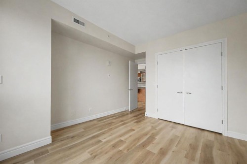 1900-817 15 Avenue Sw, Calgary, AB - Indoor Photo Showing Other Room