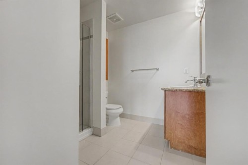 1900-817 15 Avenue Sw, Calgary, AB - Indoor Photo Showing Bathroom