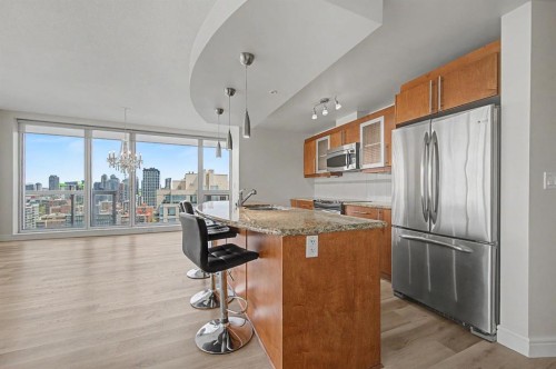 1900-817 15 Avenue Sw, Calgary, AB - Indoor Photo Showing Kitchen